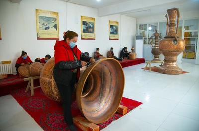 洛浦縣 傳統(tǒng)手工藝品敲開致富之門